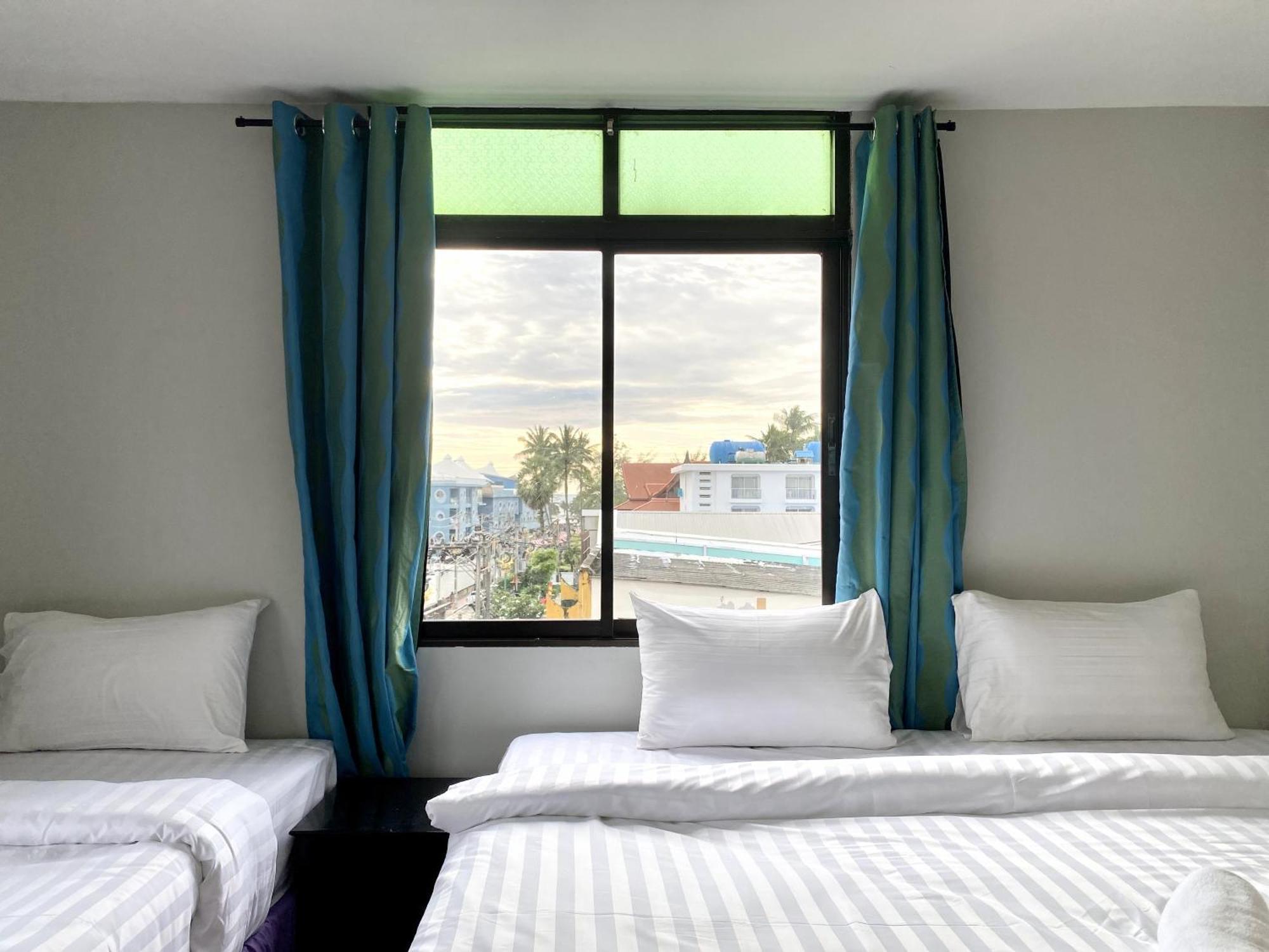 Beachwalk Minotel Patong Eksteriør billede