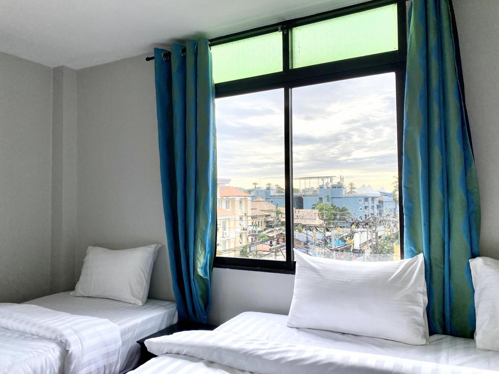 Beachwalk Minotel Patong Eksteriør billede