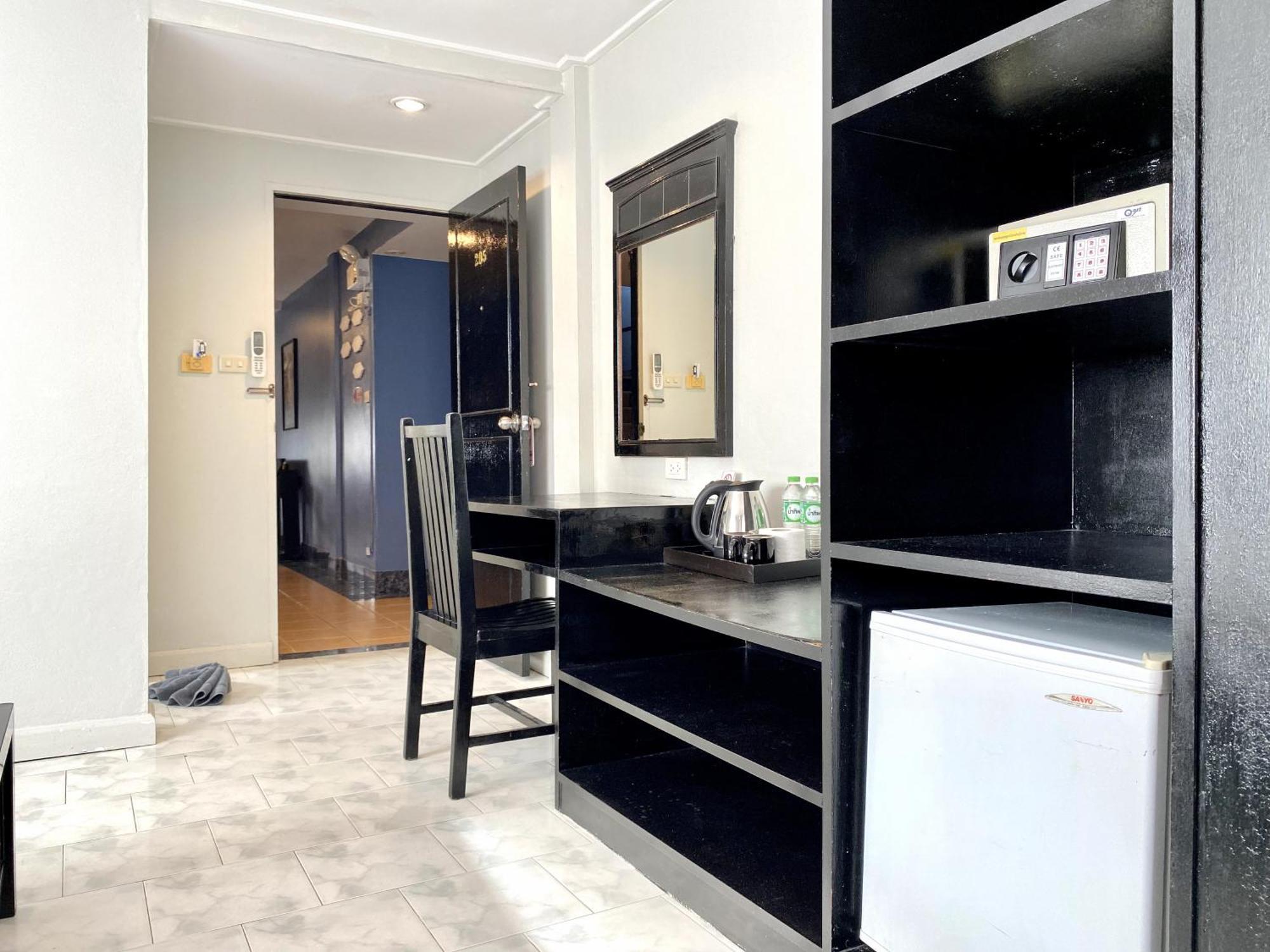 Beachwalk Minotel Patong Eksteriør billede