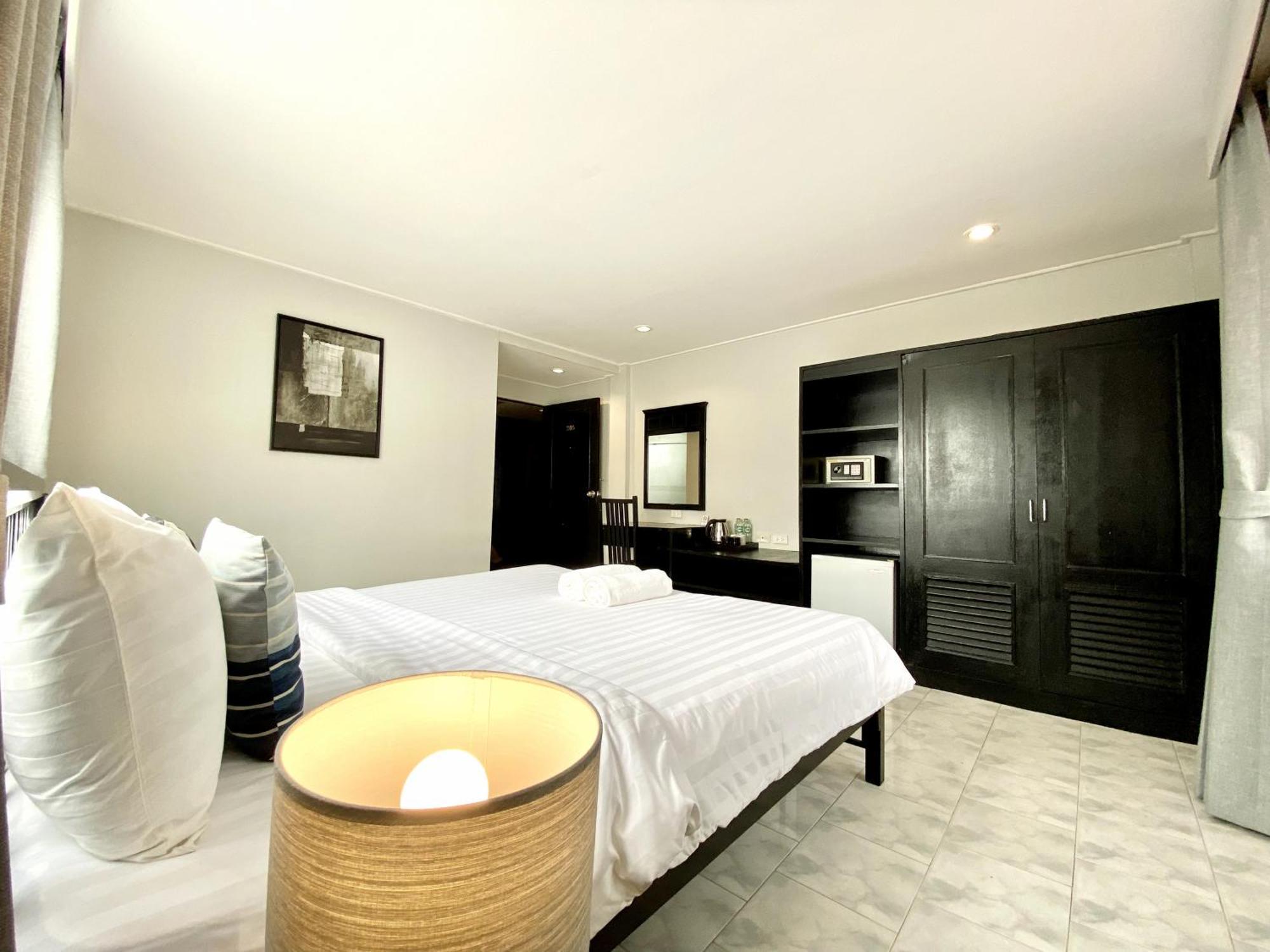 Beachwalk Minotel Patong Eksteriør billede